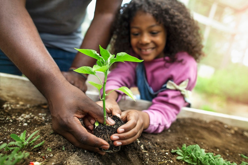 How to Foster Your Child’s Green Thumb